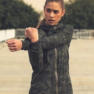 Lululemon Rise & Shine Jacket II Camo Fatigue Green | Size 4